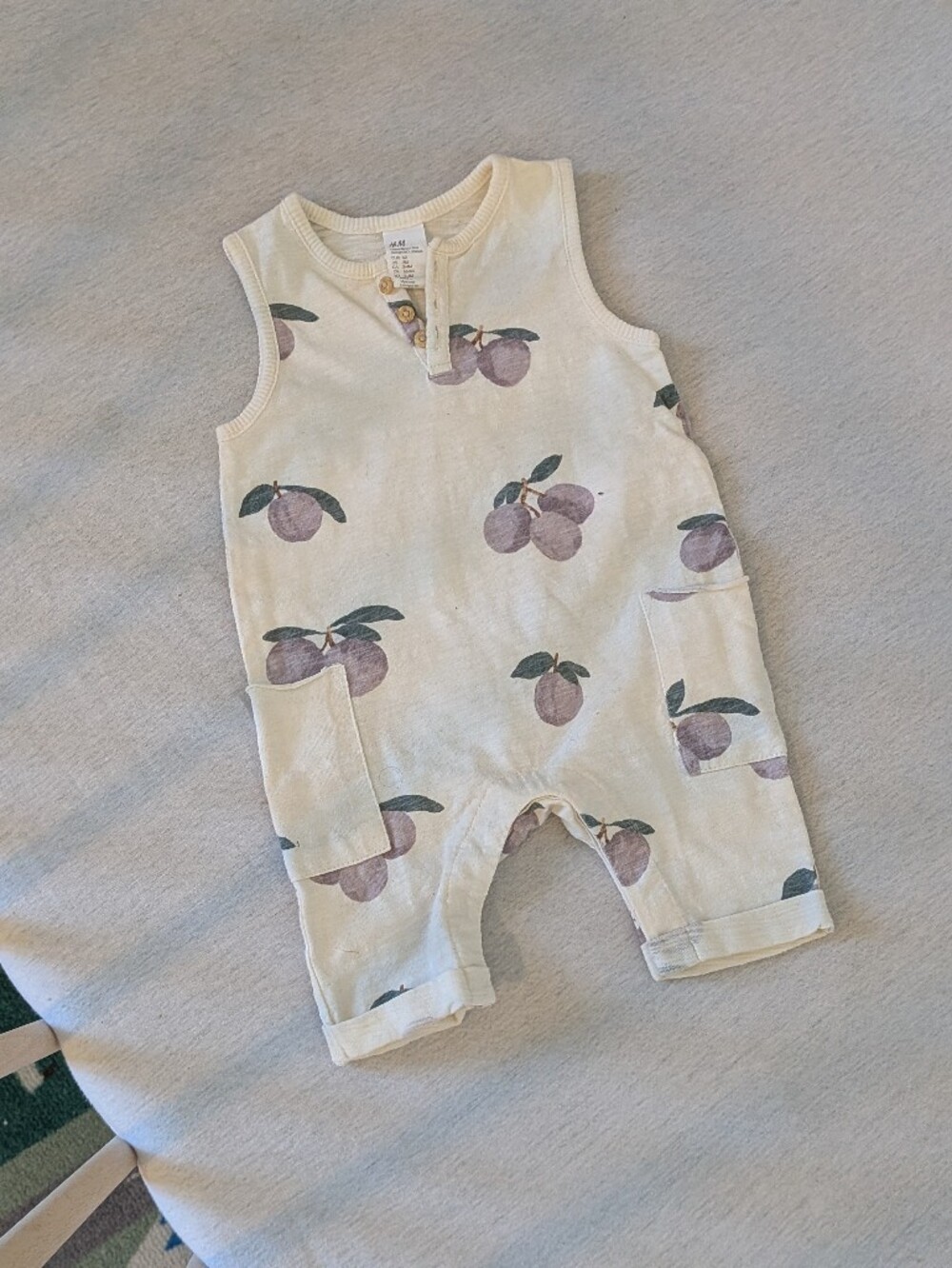 H&M - 3M - Cream Baby Romper with Plum Fruit Print 100% Organic Cotton - Summer